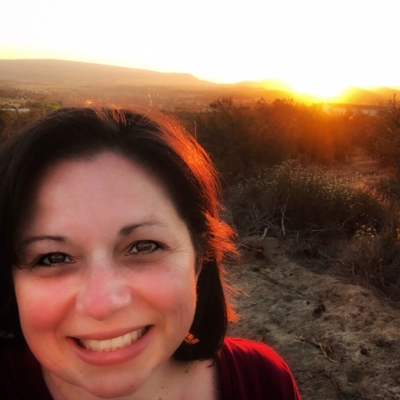 Welcome to my closet!! 💐 I’m so glad you’re here!! 🥰💕👏Please keep reading😘 - Picture 3 of 15